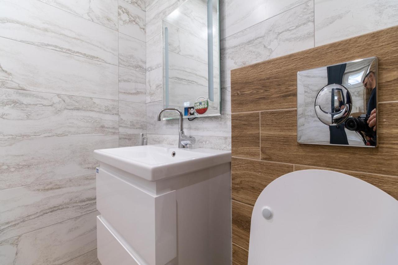 Chic 1Br Apartment With Balcony In Plovdiv Exterior photo
